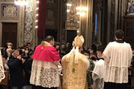 S.E. impartisce il sacramento della Cresima ai ragazzi Pietresi"