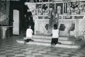14 Vecchio altar maggiore (del marmorino Casabona) Don G.Guaraglia celebra la S. Messa - 1964"