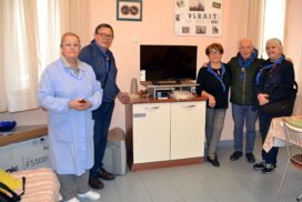 Il MASCI consegna ai volontari dell'AVO un televisore per gli ospiti  (18/12/2019)"