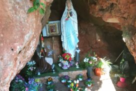 parco "Offenburg" - statue della Madonna di Lourdes e di S. Bernadette"