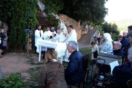 Santo Rosario alla grotta 02-05-2016"